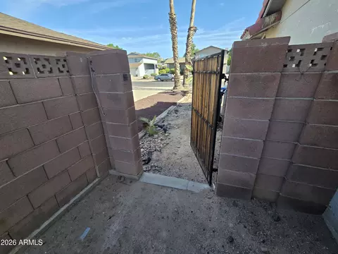 Exterior - 2431 W Crocus Dr, Phoenix, AZ 85023 photo 13 of 28
