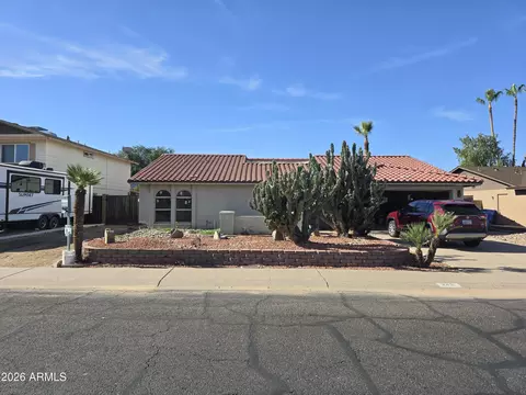 Exterior - 2431 W Crocus Dr, Phoenix, AZ 85023 photo 6 of 28