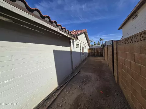 Exterior - 2431 W Crocus Dr, Phoenix, AZ 85023 photo 23 of 28