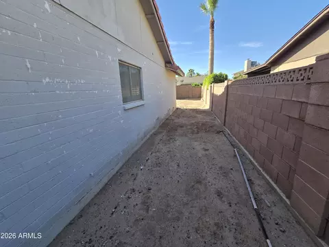 Exterior - 2431 W Crocus Dr, Phoenix, AZ 85023 photo 14 of 28