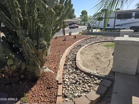 Exterior - 2431 W Crocus Dr, Phoenix, AZ 85023 photo 7 of 28