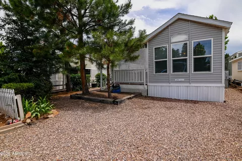 2263 Hanging Tree Ln, Overgaard, AZ 85933