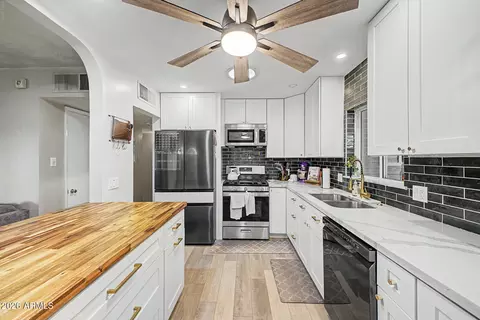 Kitchen - 4524 N 24th Pl, Phoenix, AZ 85016 photo 4 of 4