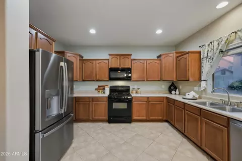 Kitchen - 2826 S Rock St, Gilbert, AZ 85295 photo 1 of 2