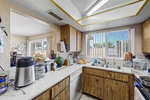 Kitchen - 7006 E Jensen St #67, Mesa, AZ 85207 photo 5 of 6