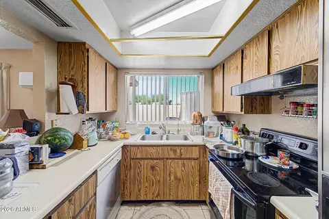 Kitchen - 7006 E Jensen St #67, Mesa, AZ 85207 photo 1 of 6