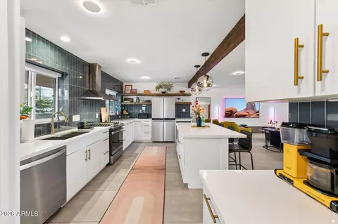 Kitchen - 2011 W Campbell Ave, Phoenix, AZ 85015 photo 4 of 8