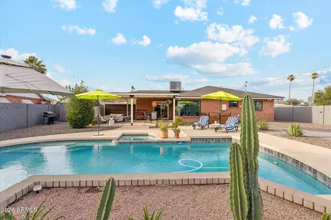 Exterior - 2011 W Campbell Ave, Phoenix, AZ 85015 photo 7 of 15