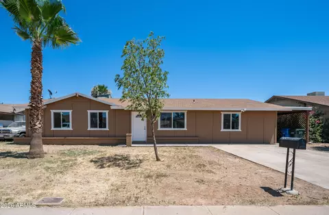 Exterior - 7727 W Earll Dr, Phoenix, AZ 85033 photo 2 of 8