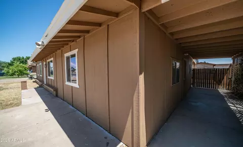Exterior - 7727 W Earll Dr, Phoenix, AZ 85033 photo 4 of 8