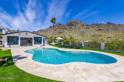 Exterior - 2336 E Orangewood Ave, Phoenix, AZ 85020 photo 5 of 6