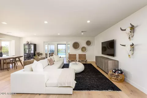 Living - 2336 E Orangewood Ave, Phoenix, AZ 85020 photo 3 of 3