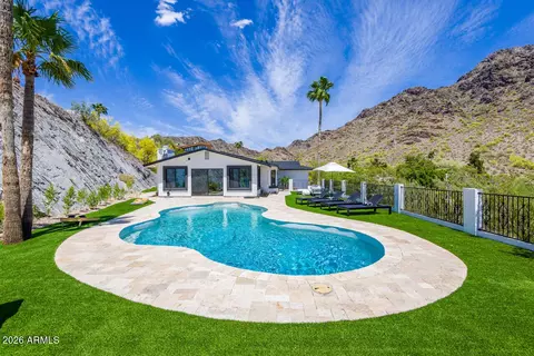 Exterior - 2336 E Orangewood Ave, Phoenix, AZ 85020 photo 6 of 6