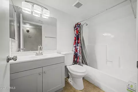 Bath - 6902 W Devonshire Ave #1281, Phoenix, AZ 85033 photo 2 of 2