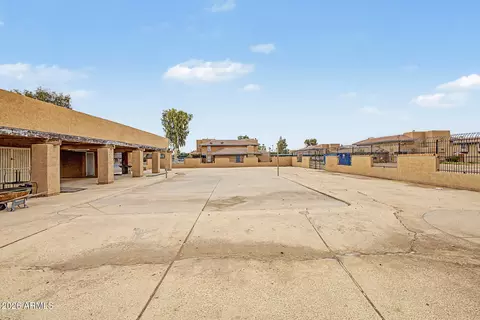 Exterior - 6902 W Devonshire Ave #1281, Phoenix, AZ 85033 photo 6 of 7