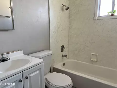 Bath - 1328 W Cochise Dr, Phoenix, AZ 85021 photo 1 of 3