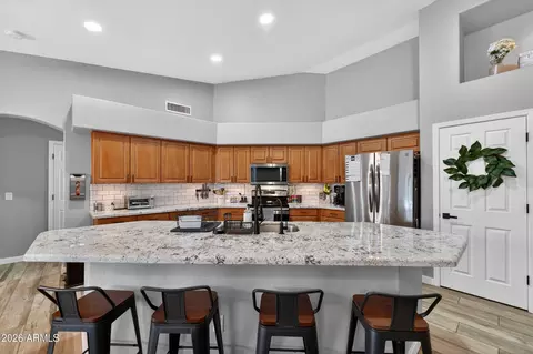 Kitchen - 2174 S Stuart Ave, Gilbert, AZ 85295 photo 3 of 6
