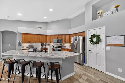 Kitchen - 2174 S Stuart Ave, Gilbert, AZ 85295 photo 4 of 6