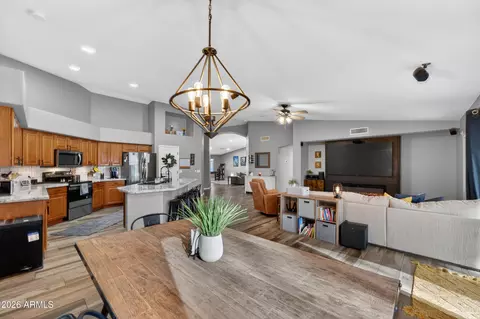 Dining - 2174 S Stuart Ave, Gilbert, AZ 85295 photo 4 of 4