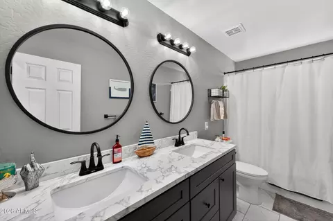 Bath - 2174 S Stuart Ave, Gilbert, AZ 85295 photo 4 of 4