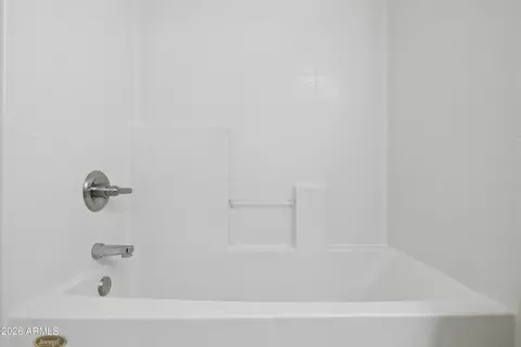 Bath - 826 E Potter Dr, Phoenix, AZ 85024 photo 4 of 6