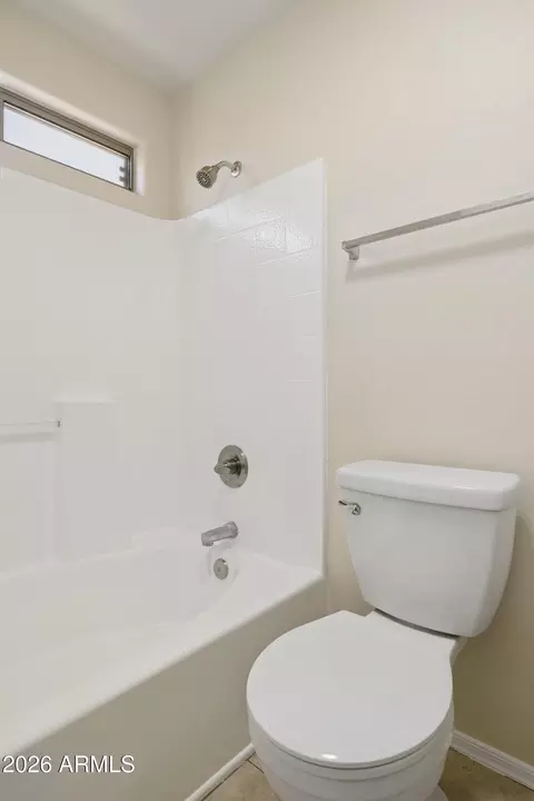 Bath - 826 E Potter Dr, Phoenix, AZ 85024 photo 3 of 6