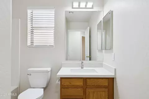 Bath - 826 E Potter Dr, Phoenix, AZ 85024 photo 6 of 6