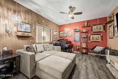 Living - 920 E Devonshire Ave #3031, Phoenix, AZ 85014 photo 1 of 3