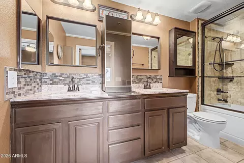 Bath - 920 E Devonshire Ave #3031, Phoenix, AZ 85014 photo 2 of 2