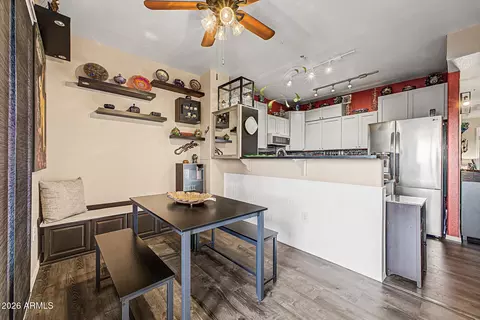 Dining - 920 E Devonshire Ave #3031, Phoenix, AZ 85014 photo 1 of 1
