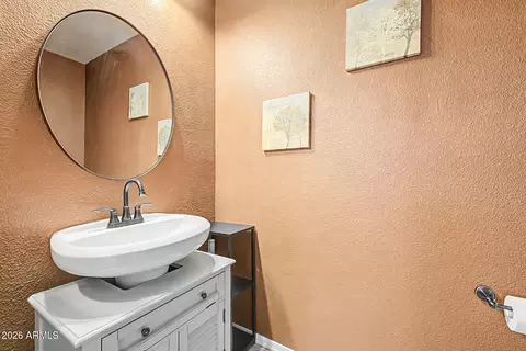 Bath - 920 E Devonshire Ave #3031, Phoenix, AZ 85014 photo 1 of 2