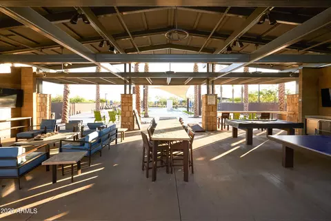 View/Area - 2828 E Donald Dr, Phoenix, AZ 85050 photo 3 of 8