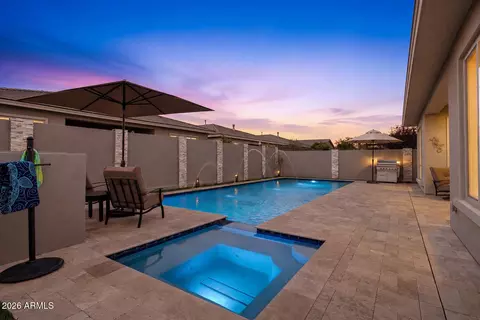 Exterior - 2828 E Donald Dr, Phoenix, AZ 85050 photo 5 of 14