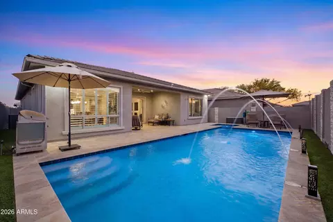 Exterior - 2828 E Donald Dr, Phoenix, AZ 85050 photo 6 of 14