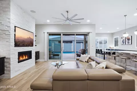 Living - 2828 E Donald Dr, Phoenix, AZ 85050 photo 1 of 2