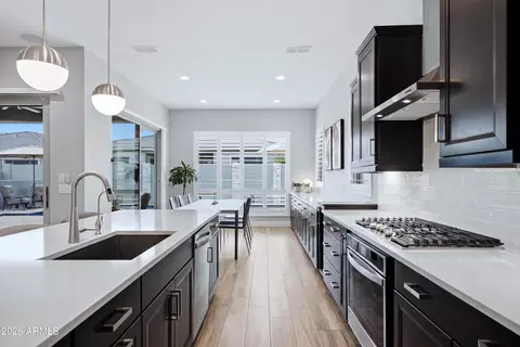 Kitchen - 2828 E Donald Dr, Phoenix, AZ 85050 photo 4 of 5