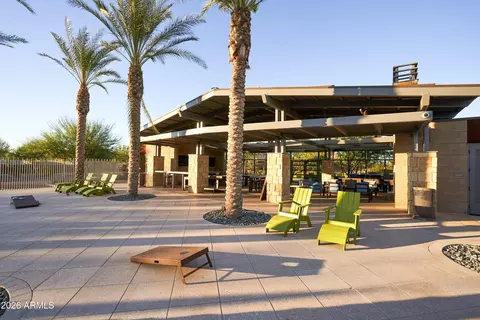 View/Area - 2828 E Donald Dr, Phoenix, AZ 85050 photo 2 of 8