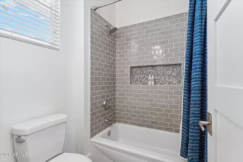 Bath - 3829 E Crittenden Ln, Phoenix, AZ 85018 photo 7 of 7