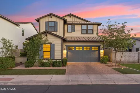 Exterior - 3829 E Crittenden Ln, Phoenix, AZ 85018 photo 4 of 14