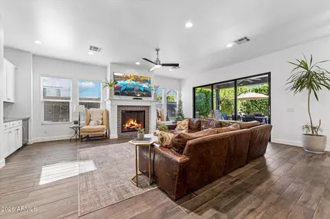 Living - 3829 E Crittenden Ln, Phoenix, AZ 85018 photo 3 of 6
