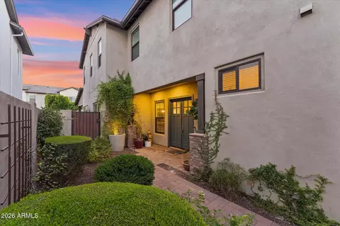 Exterior - 3829 E Crittenden Ln, Phoenix, AZ 85018 photo 14 of 14