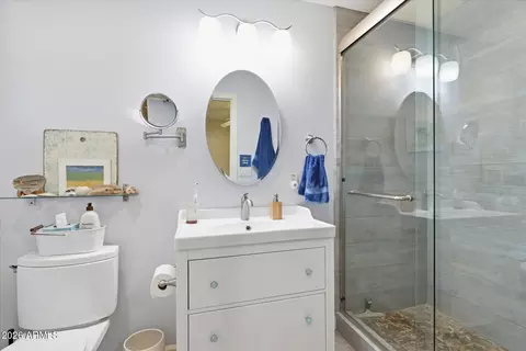 Bath - 3922 E Whitton Ave, Phoenix, AZ 85018 photo 1 of 3