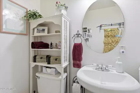 Bath - 3922 E Whitton Ave, Phoenix, AZ 85018 photo 3 of 3