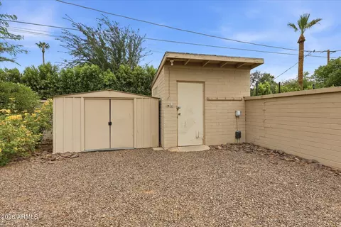 Exterior - 3922 E Whitton Ave, Phoenix, AZ 85018 photo 7 of 11