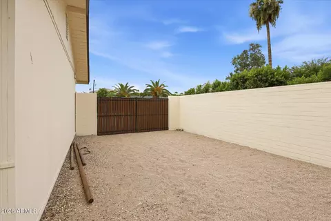 Exterior - 3922 E Whitton Ave, Phoenix, AZ 85018 photo 10 of 11