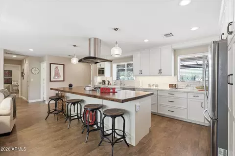 Kitchen - 3922 E Whitton Ave, Phoenix, AZ 85018 photo 7 of 8