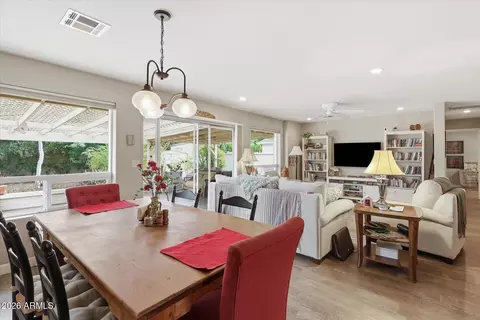 Dining - 3922 E Whitton Ave, Phoenix, AZ 85018 photo 2 of 2