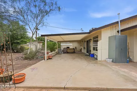 Exterior - 3922 E Whitton Ave, Phoenix, AZ 85018 photo 3 of 11