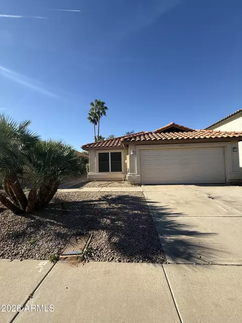 1005 W Cantebria Dr, Gilbert, AZ 85233