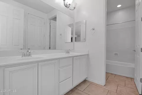 Bath - 3647 E Blue Spruce Ln, Gilbert, AZ 85298 photo 5 of 5